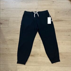 Vuori Women’s Dark Joggers with White Drawstring